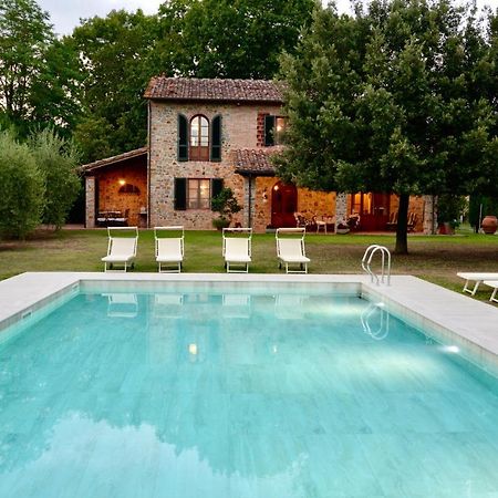 Гостевой дом Borgo Ai Lecci Orentano Экстерьер фото